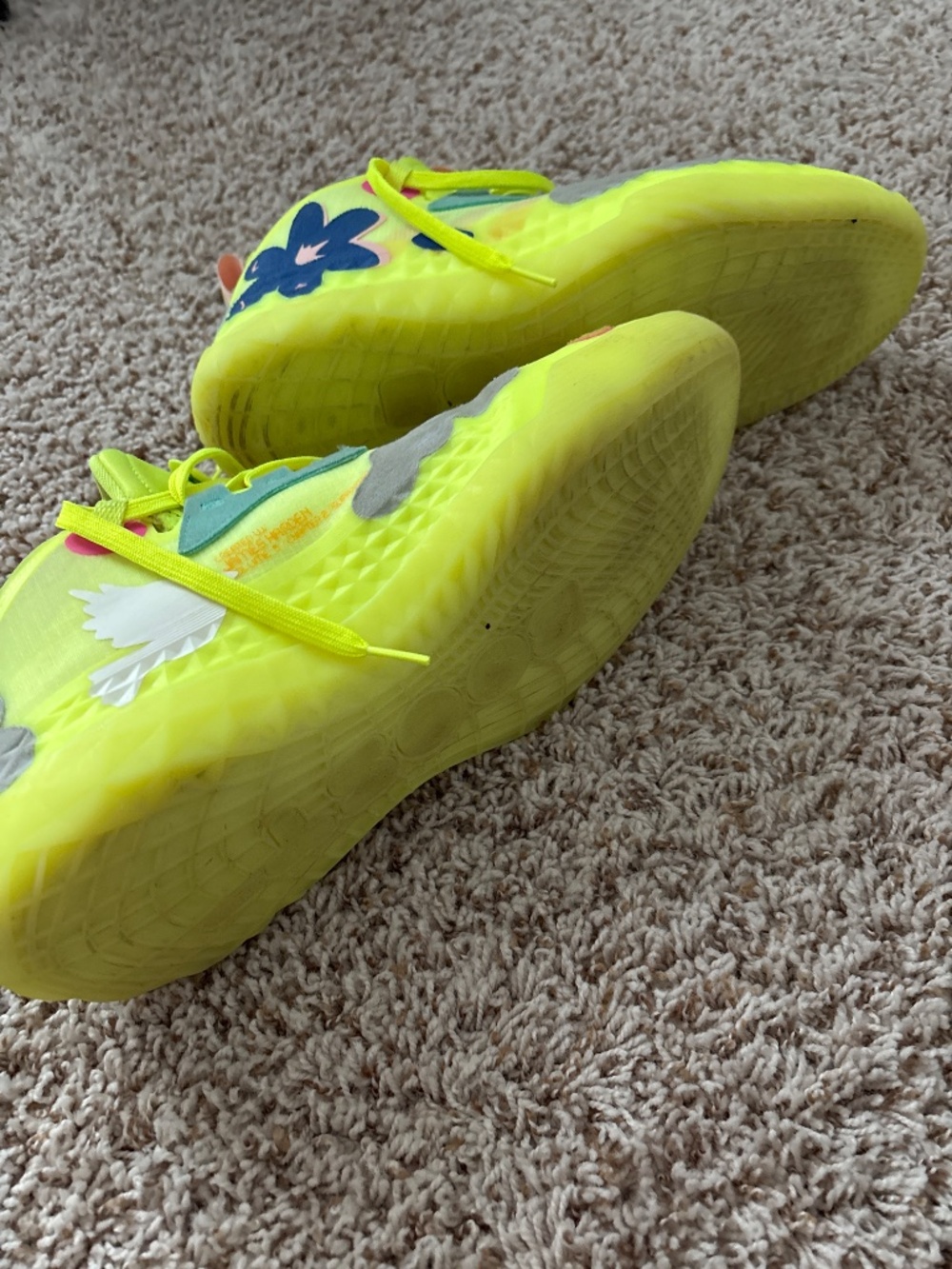 Sneakers - Picture 4 of 4